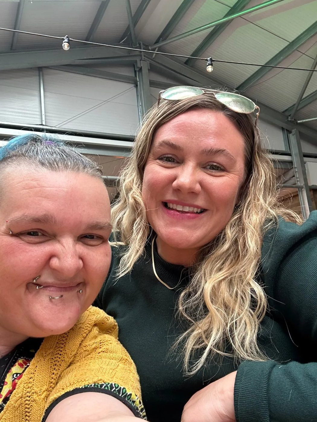 Fee with a friend